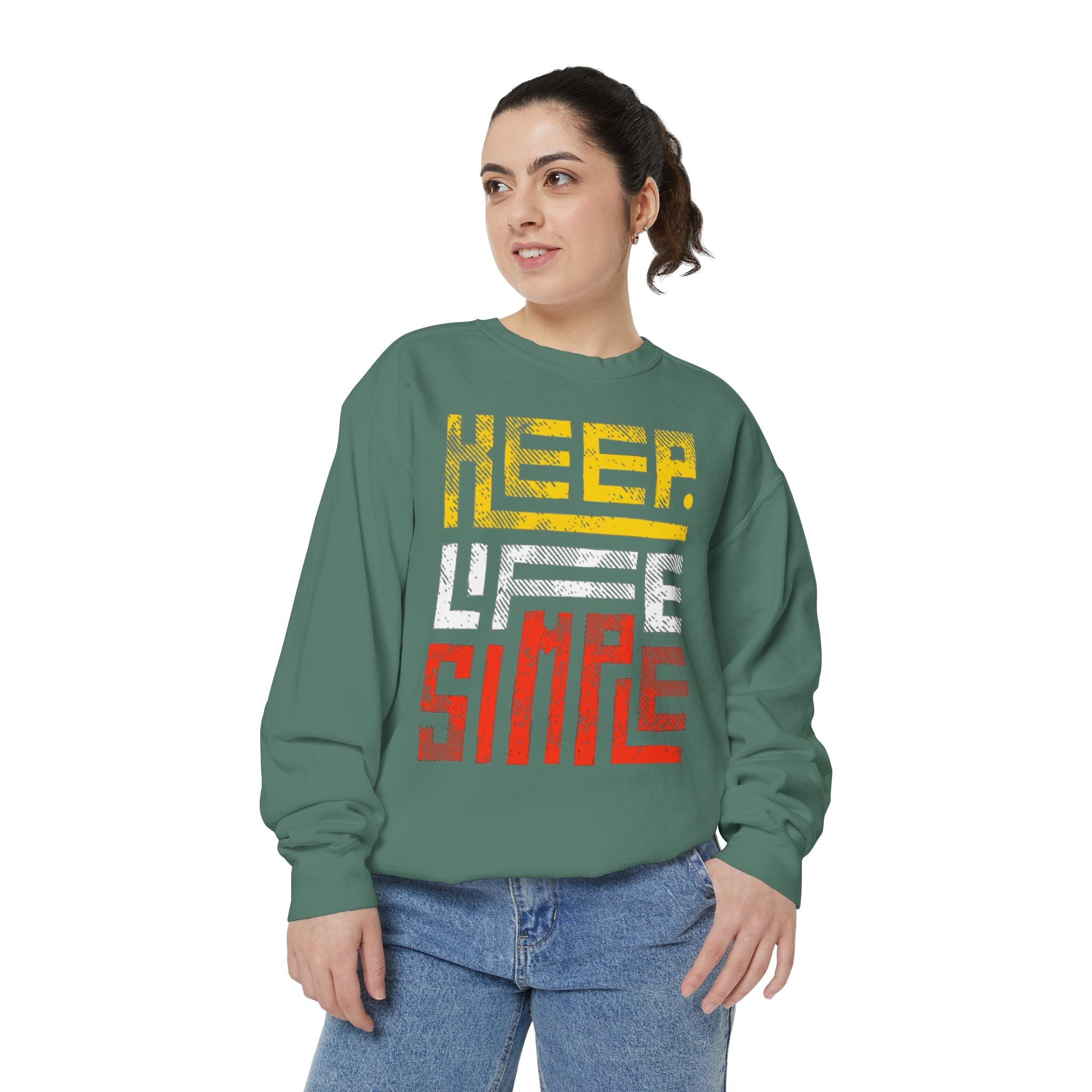 Keep Life Simple Sweatshirt, Cozy Unisex Pullover, Relaxed Fit Sweatshirt, Gift Idea for Minimalists, Casual Wardrobe Essential, Chill [...]
