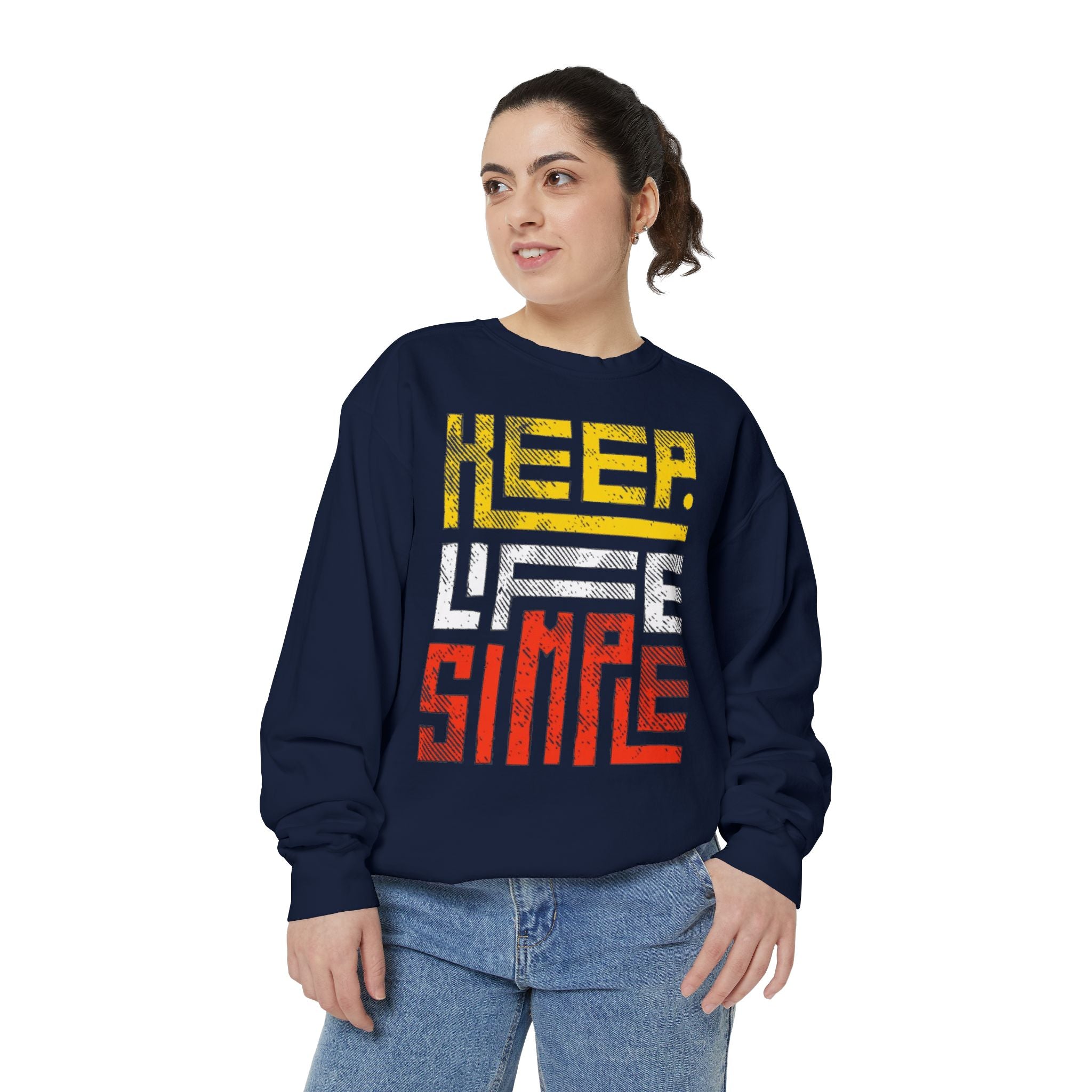 Keep Life Simple Sweatshirt, Cozy Unisex Pullover, Relaxed Fit Sweatshirt, Gift Idea for Minimalists, Casual Wardrobe Essential, Chill [...]