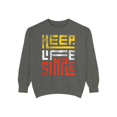 Keep Life Simple Sweatshirt, Cozy Unisex Pullover, Relaxed Fit Sweatshirt, Gift Idea for Minimalists, Casual Wardrobe Essential, Chill [...]
